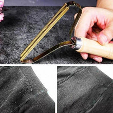 Load image into Gallery viewer, LintOutâ„¢ Portable Lint Remover