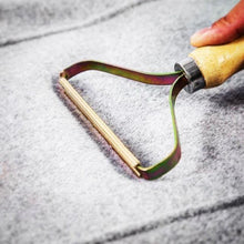 Load image into Gallery viewer, LintOut™ Portable Lint Remover
